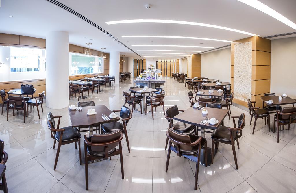 V8 Hotel Джохор-Бару Экстерьер фото