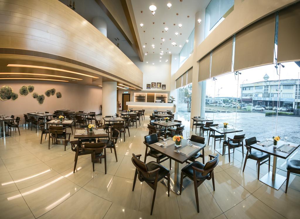 V8 Hotel Джохор-Бару Экстерьер фото